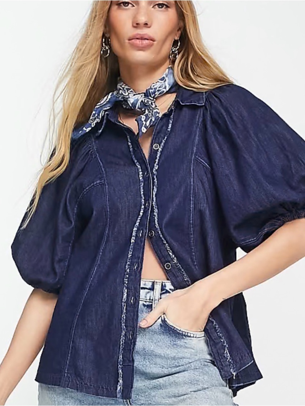 0265 We the free Navy Puff-Sleeve Button-Front Top